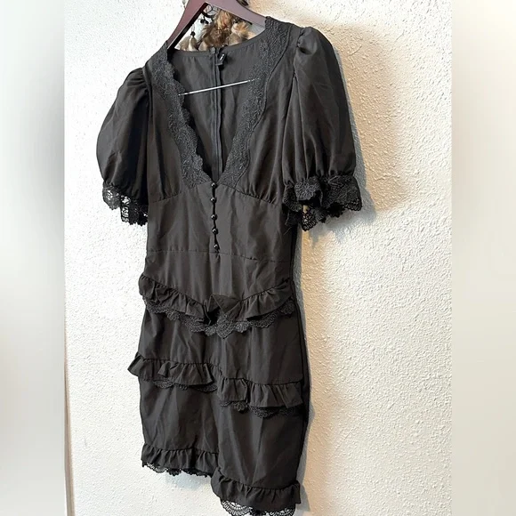 Black Lace Trim Ruffle Mini Dress Size Medium V-Neck Short Sleeve Party Dress - Picture 2 of 13